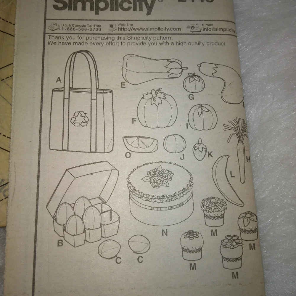 SIMPLICITY 2445 Felt Food Egg Carton and Tote, NEW and UNCUT super fun s…